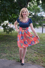 Rochie casual, bleumarin-corai, cu imprimeu floral si insertie de dantela (Culoare: ALB-BLEUMARIN-ROSU, Marime: 38) foto