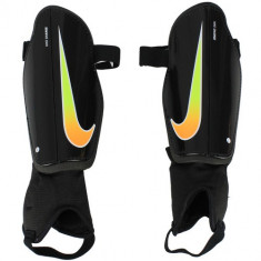 Aparatori unisex Nike Charge Guard SP2093-055 foto