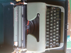 masina de scris vintage foto