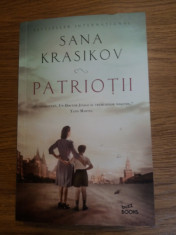 Patriotii de Sana Krasikov foto