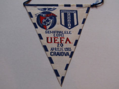Fanion fotbal UNIVERSITATEA CRAIOVA - BENFICA LISABONA (UEFA 20.04.1983) foto