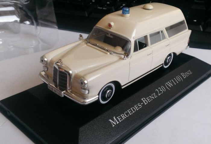 Macheta Mercedes Benz 230 (W110) Binz Ambulanta 1965 - Atlas 1/43