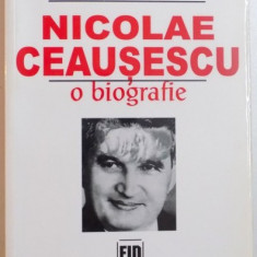 Nicolae Ceausescu : o biografie / Thomas Kunze