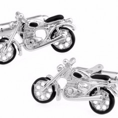 Butoni camasa argintii model motocicleta + ambalaj cadou