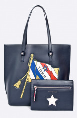 Tommy Hilfiger - Poseta foto