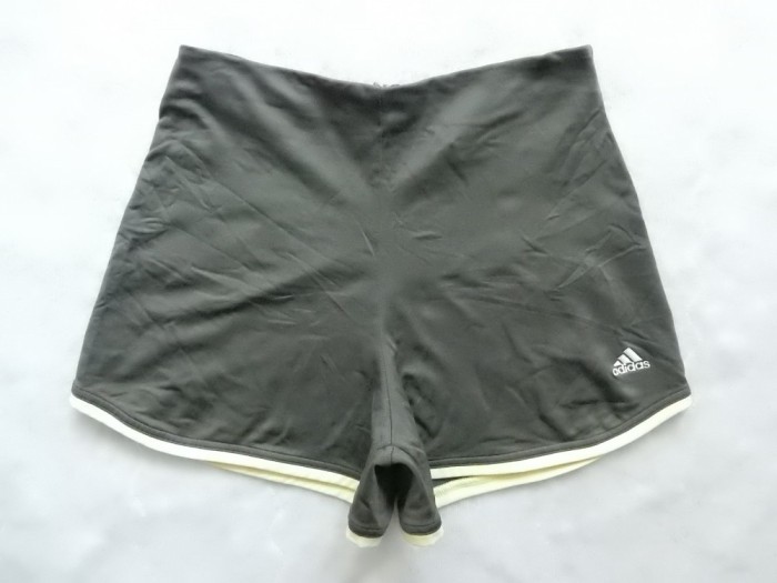 Pantaloni scurti Adidas Equipment. Marime 38, vezi dimensiuni exacte; impecabili foto mare Pantaloni scurti Adidas Equipment. Marime 38, vezi dimensiuni exacte; impecabili foto mare