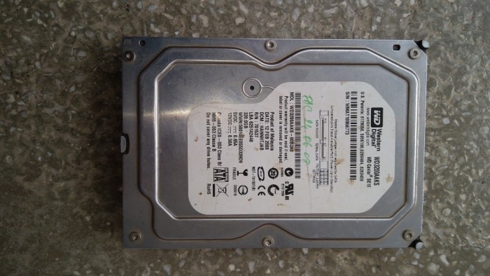 Hard disc 320 Gb SATA 2 / Western digital / cache 16 Mb / Testat / 3,5 Inch (O5) foto mare Hard disc 320 Gb SATA 2 / Western digital / cache 16 Mb / Testat / 3,5 Inch (O5) foto mare