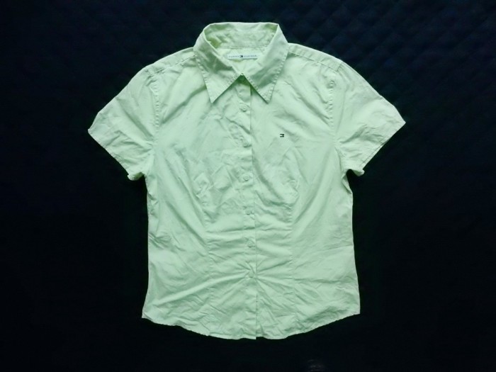 Camasa Tommy Hilfiger. Marime M, vezi dimensiuni exacte; impecabila foto mare Camasa Tommy Hilfiger. Marime M, vezi dimensiuni exacte; impecabila foto mare