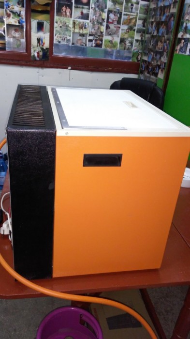 Vand Lazi Frigorifice Pe Gaz 220 V Si 12 V Functioneaza Perfect