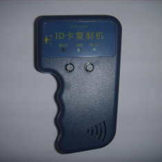 copiator duplicator duplicate cartele tag card rfid Handheld RFID 125K foto