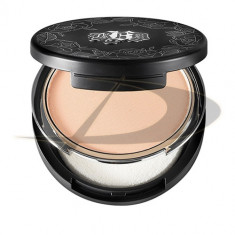 Kat von D foundation fond de teint en poudre light 44 foto