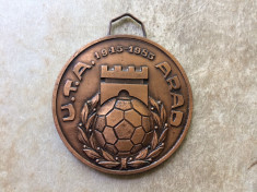 medalie aniversara uta arad 1945-1985 campioana romaniei fan sport fotbal hobby foto