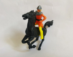 2 figurine, cal si cavaler / soldat / calaret, deosebite, plastic lucios foto