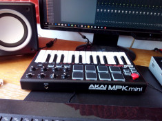 Controler Midi usb AKAI MPK mini cu garantie foto