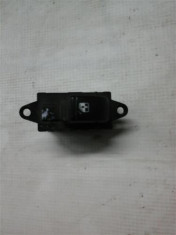 Buton geam dreapta Daewoo Nubira An 1997-2002 cod 621W02141 foto