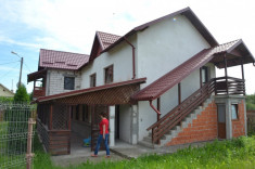 Casa de vacanta/Locuinta permanenta cu curte foto