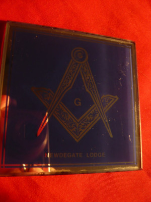 Placuta cu Insemn Masonic - Loja Newdegate Anglia,dim.= 7,6x7,6 cm foto