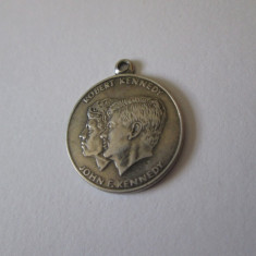 Mini medalion argint Robert si John Kennedy-Libertate pentru toti