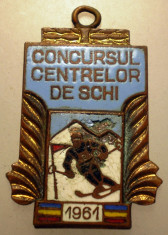 I.744 INSIGNA ROMANIA SPORT CONCURSUL CENTRELOR DE SCHI 1961 h34mm email spart foto