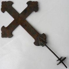 CRUCE FOARTE VECHE CONFECTIONATA DIN BRONZ CU PATINA DEOSEBITA, CRUCIFIX SEC XIX foto