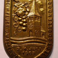 I.755 INSIGNA GERMANIA POMPIERI KREISVERBANDSTAG NIEDERDOLLENDORF 1965 h47mm