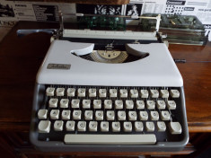 masina de scris mecanica JULIETA foto