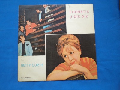 FORMATIA I DIK-DIK SI BETTY CURTIS foto