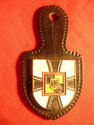 Insigna Militara RFG , metal si email , h= 3,6 cm foto