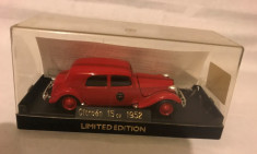 Masina / macheta miniatura de colectie din metal Citroen 15 CV 1952 foto