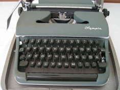 Masina de scris OLYMPIA+banda noua de scris foto