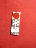 Insigna- Olimpiada de Iarna de la Sapporo -Japonia 1972 ,metal si email ,h=2,7cm