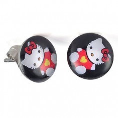 Cercei cu şurub, din oţel, smalţ, pisica Hello Kitty, pe un fond negru Cercei cu şurub, din oţel, smalţ, pisica Hello Kitty, pe un fond negru