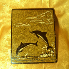 Placa decorativa ceramica glazurata, sec 19, Italia, delfini, colectie