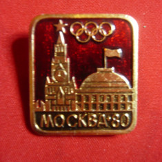 Insigna Olimpica Moscova 1980 , metal si email , h=2,5cm