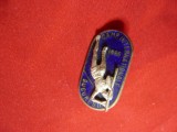 Insigna Campionatele Nationale de Atletism Bucuresti 1956 ,metal si email ,h=2,6