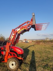 Tractor Dong feng DF404 40CP 4X4 cu incarcator frontal foto