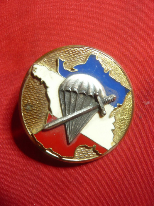 Insigna Militara Parasutisti Franta ,d=3,4cm ,metal si email, autor Y.Delsart