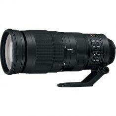 AF-S NIKKOR 200-500mm f/5.6E ED VR Lens foto