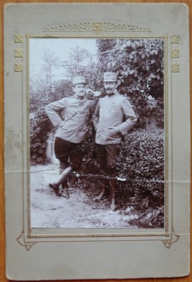 Fotografie pe carton; Ofiteri romani din Transilvania, medic militar, 1914 foto