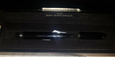 ballpen BALENCIAGA nou cu cutie lemn!!!! foto