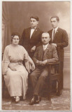 Bnk foto - Poza de familie - Foto Rembrandt A Maza Bucuresti, Romania 1900 - 1950, Sepia, Portrete