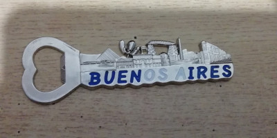 D3 - Magnet frigider - Tematica turism - Desfacator bere - Argentina 1 foto
