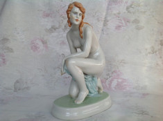 Bibelou / figurina nud din portelan vintage Zsolnay foto