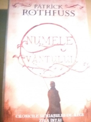 NUMELE VANTULUI | Patrick Rothfuss foto