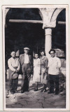 Bnk foto - Grup de excursionisti la Manastirea Cozia - 1939, Alb-Negru, Romania de la 1950, Cladiri