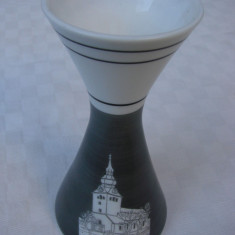Vaza din sticla opalina semnata de mesterul sticlar KOSTA