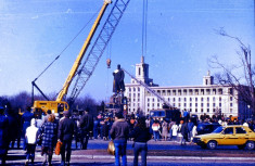 Indepartarea statuiei lui Lenin, primavara 1990 (set 4 dia color originale) foto