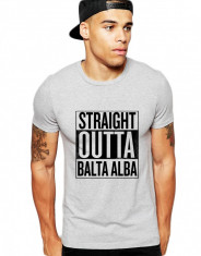 Tricou barbati gri cu text negru - Straight Outta Balta Alba foto