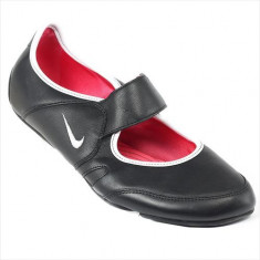 Pantofi Femei Nike Wmns Sunyassi 318050011 foto