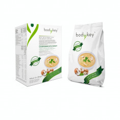 Supa pentru inlocuirea mesei cu ciuperci ?i patrunjel bodykey by NUTRILITE? foto